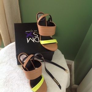 Beautiful Donald Pliner High Heel Sandal